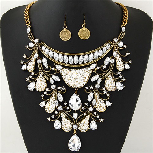 Graceful Shining Hollow Spring Floral Pattern Design Statement Fashion Necklace and Earrings Set - Golden