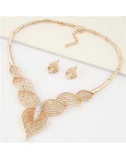 Luxurious Rhinestone Inlaid Peach Heart Inspired Hollow Golden Bamboo Joint Chain Necklace and Earrings Set