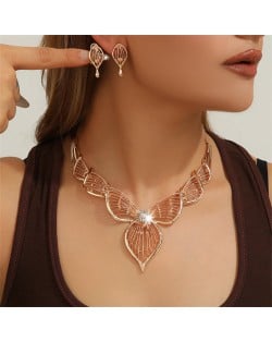 Luxurious Rhinestone Inlaid Peach Heart Inspired Hollow Golden Bamboo Joint Chain Necklace and Earrings Set