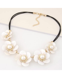 Bohemian Style Vivid White Seashell Flowers Wax Rope Fashion Necklace