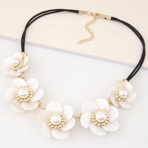 Bohemian Style Vivid White Seashell Flowers Wax Rope Fashion Necklace