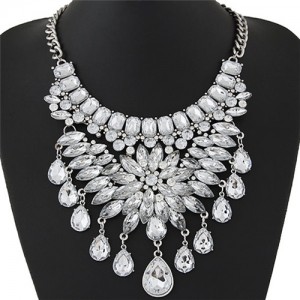 Shining Gems Mingled Floral and Waterdrops Statement Fashion Necklace - Transparent