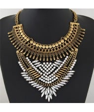 Rhinestone Inlaid Luxurious Floral and Leaves Complex Design Short Fashion Necklace - Golden