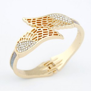 Czech Rhinestone Embellished Hollow Angel Wings Gradient Color Dull Polish Fashion Bangle - Golden