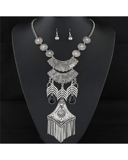 Vintage Style Floral Arches Fish Bones and Tassel Pendants Statement Fashion Necklace - Black