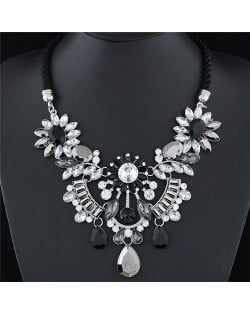 Resin Gems Mingled Flowers Cluster with Gem Waterdrops Design Costume Fashion Necklace - Black
