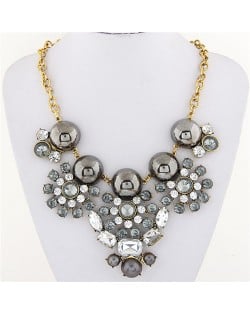 Resplendent Alloy Balls Decorated Resin Gems Flowers Design Statement Fashion Necklace - Gray