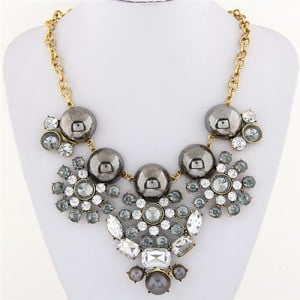 Resplendent Alloy Balls Decorated Resin Gems Flowers Design Statement Fashion Necklace - Gray