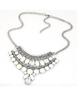 Resin Gems Mingled Fan-shaped Flower Theme Pendant Costume Fashion Necklace - White