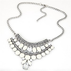 Resin Gems Mingled Fan-shaped Flower Theme Pendant Costume Fashion Necklace - White