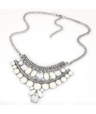 Resin Gems Mingled Fan-shaped Flower Theme Pendant Costume Fashion Necklace - White