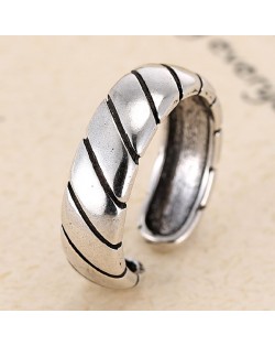 Vintage Sectional Design Fashion Ring