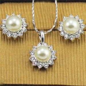Pearl Centered Sun Flower Design 18k Platinum Plated Necklace and Earrings Set