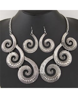 Vintage Style Peacock Feather Inspired Alloy Short Costume Necklace and Earrings Set - Silver