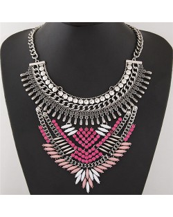 Shining Rhinestone Embellished Pinky Leaves Short Statement Fashion Necklace - Silver