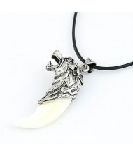 Vintage Silver Color Wolf Theme Pendant Necklace