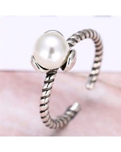 Pearl Inlaid Flower Spiral Pattern Fashion Ring