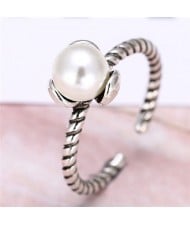 Pearl Inlaid Flower Spiral Pattern Fashion Ring