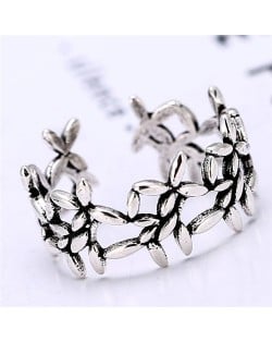 Vintage Flower Cluster Open-end Fashion Ring