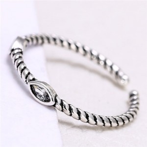 Oval Gem Inlaid Vintage Style Corkscrew Fashion Ring