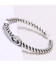 Oval Gem Inlaid Vintage Style Corkscrew Fashion Ring