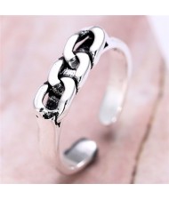 Chain Decorated Silver Fashion Ring