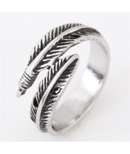 Curling Feather Vintage Style Fashion Ring