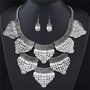 Fish Scale Alloy Fashion Statement Necklace Earrings Set - Silver