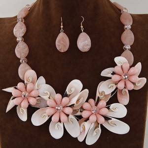 Seashell and Stone Flower Theme Dimensional Fashion Necklace and Earrings Set - Pink