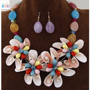 Seashell and Stone Flower Theme Dimensional Fashion Necklace and Earrings Set - Multicolor