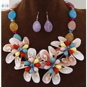 Seashell and Stone Flower Theme Dimensional Fashion Necklace and Earrings Set - Multicolor