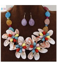 Seashell and Stone Flower Theme Dimensional Fashion Necklace and Earrings Set - Multicolor