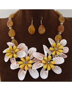 Seashell and Stone Flower Theme Dimensional Fashion Necklace and Earrings Set - Yellow