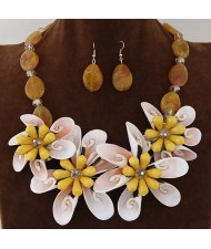 Seashell and Stone Flower Theme Dimensional Fashion Necklace and Earrings Set - Yellow