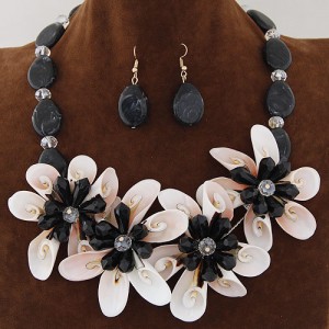 Seashell and Stone Flower Theme Dimensional Fashion Necklace and Earrings Set - Black
