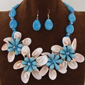 Seashell and Stone Flower Theme Dimensional Fashion Necklace and Earrings Set - Blue