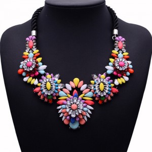 Resin Gems Mingled Complex Flowers Cluster Design Bold Fashion Costume Necklace - Multicolor