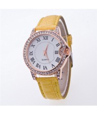 Luxurious Rhinestone Rimmed Roman Character Crocodile Skin Texture Wristband Fashion Watch - Yellow