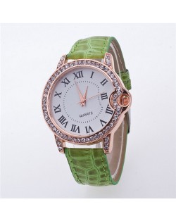 Luxurious Rhinestone Rimmed Roman Character Crocodile Skin Texture Wristband Fashion Watch - Green