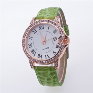 Luxurious Rhinestone Rimmed Roman Character Crocodile Skin Texture Wristband Fashion Watch - Green