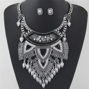Blended Gems and Mini Beads Arch Pendant Fashion Short Necklace and Earrings Set - Silver