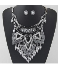 Blended Gems and Mini Beads Arch Pendant Fashion Short Necklace and Earrings Set - Silver