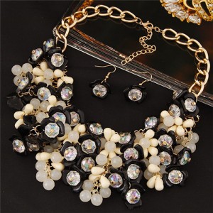 Resin and Crystal Assorted Flowers Cluster Design Golden Alloy Short Fashion Necklace - Black