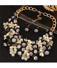 Resin and Crystal Assorted Flowers Cluster Design Golden Alloy Short Fashion Necklace - Black