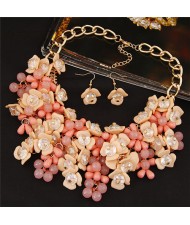 Resin and Crystal Assorted Flowers Cluster Design Golden Alloy Short Fashion Necklace - Pink