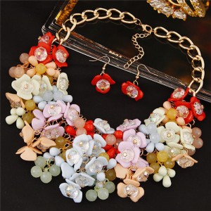 Resin and Crystal Assorted Flowers Cluster Design Golden Alloy Short Fashion Necklace - Multicolor