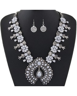 Turquoise Embellished Bohemian Floral Fashion Necklace and Earrings Set - Silver and White