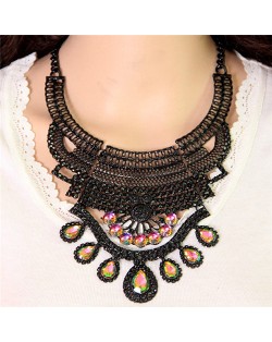 Acrylic Gem Embellished Vintage Hollow Arch Pattern Alloy Costume Necklace - Multicolor