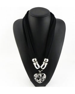 Hollow Floral Design Heart Pendant Fashion Scarf Necklace - Black