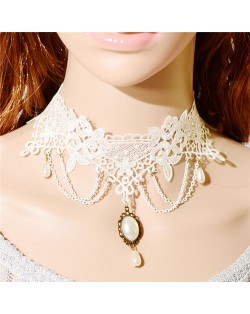 Romantic White Lace with Pearl Pendant Design Fashion Necklace